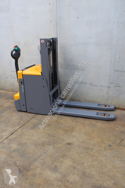 مرفاع شوكي Jungheinrich EJD 222 201 ZT LI-ION