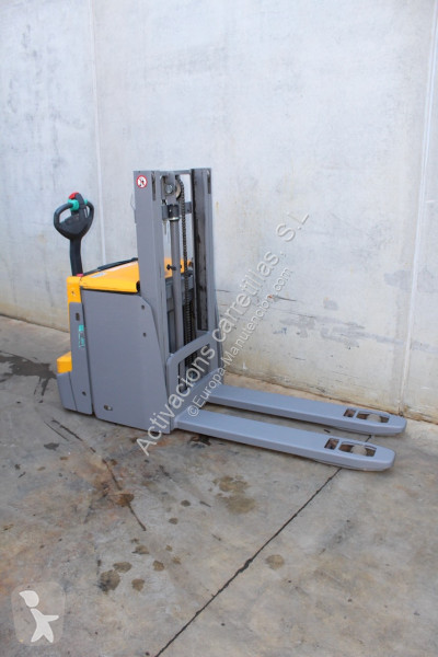 مرفاع شوكي Jungheinrich EJD 222 201 ZT LI-ION