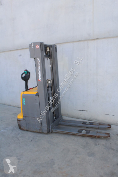 مرفاع شوكي Jungheinrich 409 DZ