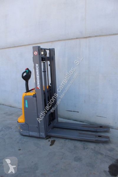 مرفاع شوكي Jungheinrich 250 ZT