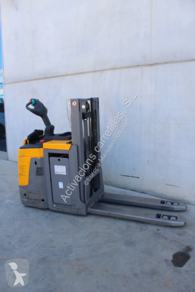 مرفاع شوكي Jungheinrich 201 ZT