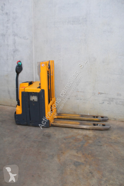 مرفاع شوكي Jungheinrich 166 ZT