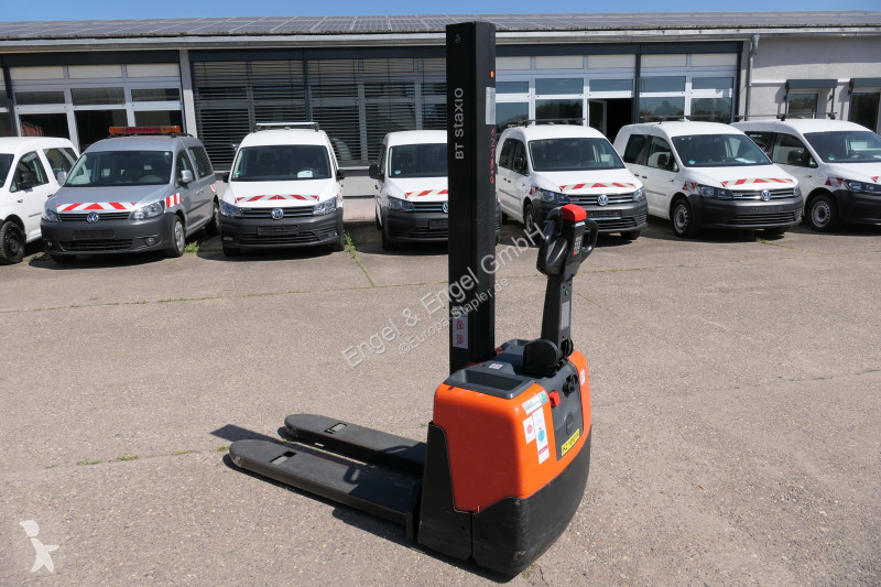 Apilador BT HWE 100 Elektro