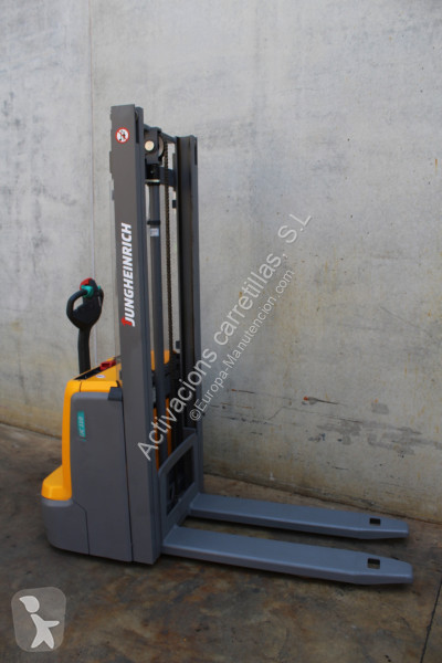 مرفاع شوكي Jungheinrich 320 ZT