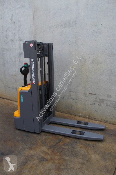 مرفاع شوكي Jungheinrich 250 ZT