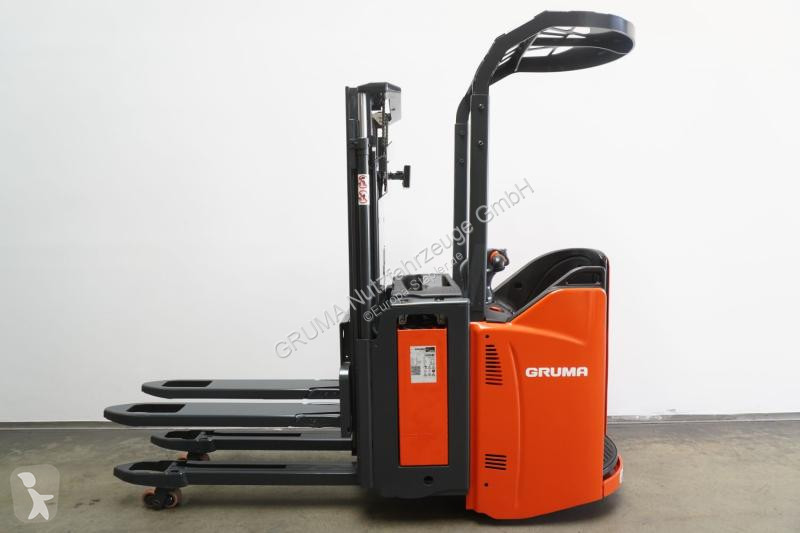 Stohovač Linde  D 12 SP 133