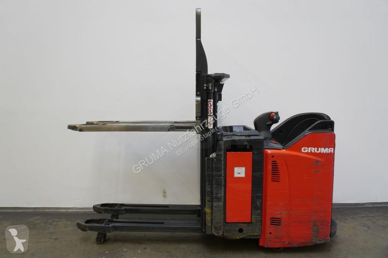 Stohovač Linde  D 12 SP 133