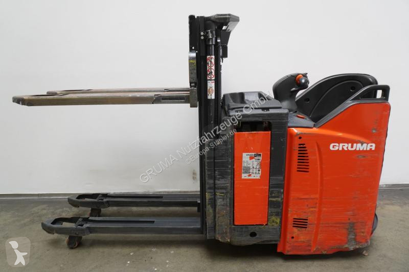 Stohovač Linde  D 12 SP 133