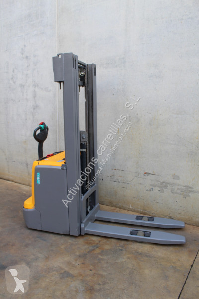مرفاع شوكي Jungheinrich 470 DZ