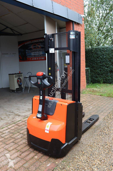 Stacker Toyota