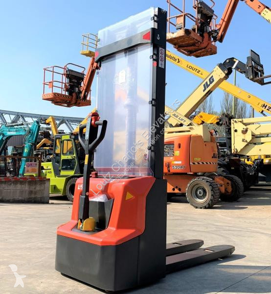 Stacker STOCKMAN  PSE12N3200