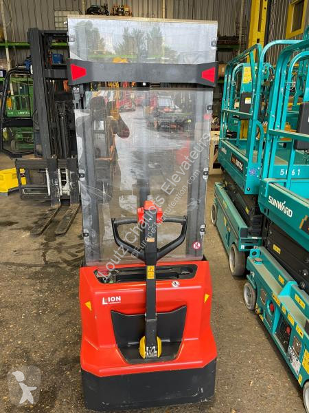 Stacker STOCKMAN  PSE12N3200