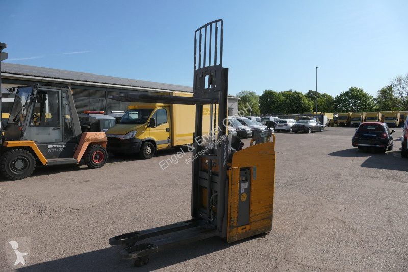 مرفاع شوكي Jungheinrich ESD 220