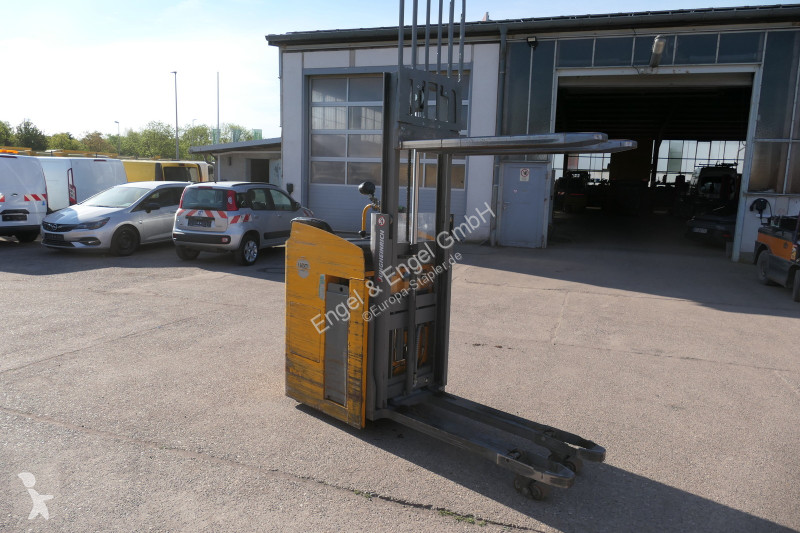 مرفاع شوكي Jungheinrich ESD 220