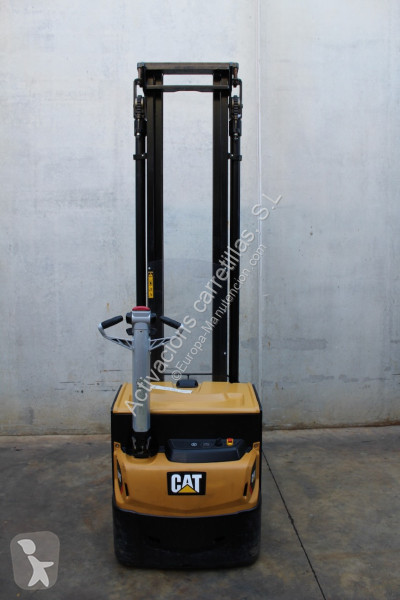 Stohovač Caterpillar NSP16N2