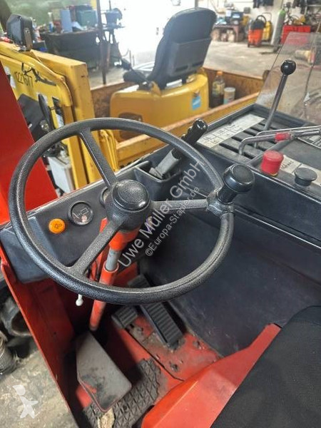 Tolóoszlopos emelőtargonca BT RT 135 E