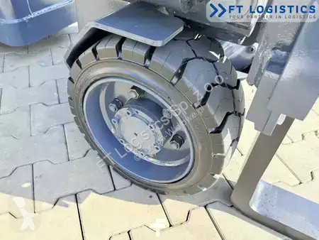Aisle Master  stacker
