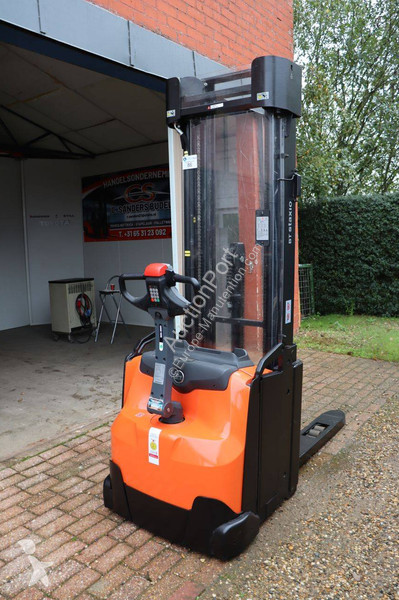 Stacker Toyota L