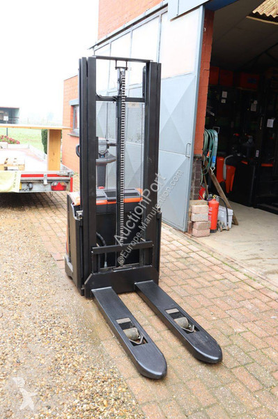 Stacker Toyota