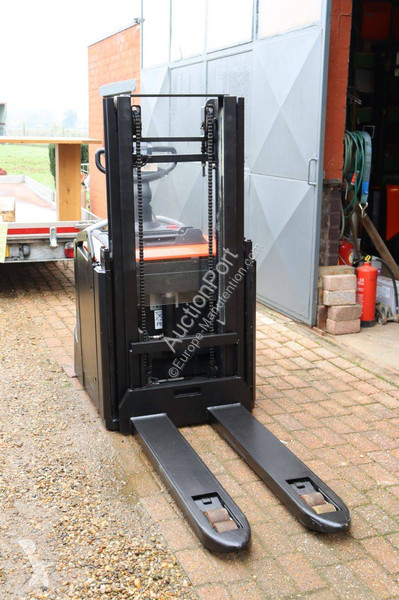 Stacker Toyota