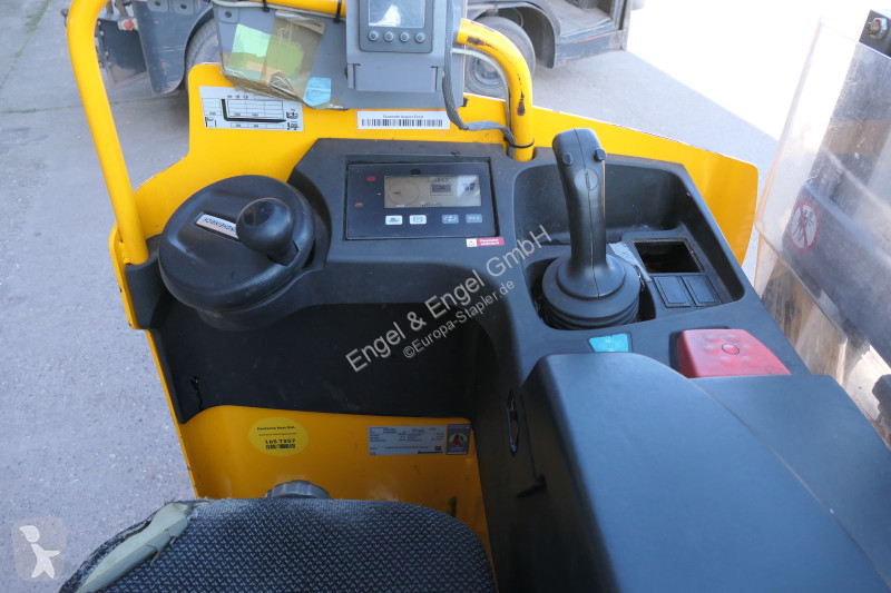 مرفاع شوكي Jungheinrich ESD 220