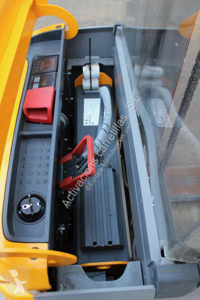 مرفاع شوكي Jungheinrich 250 ZT LI-ION