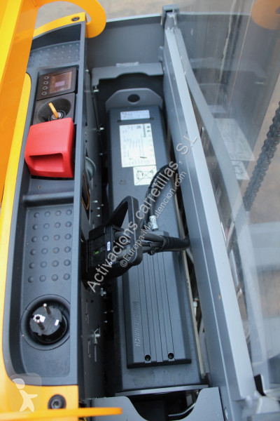 مرفاع شوكي Jungheinrich 250 ZT LI-ION