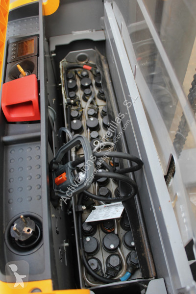 مرفاع شوكي Jungheinrich 250 ZT