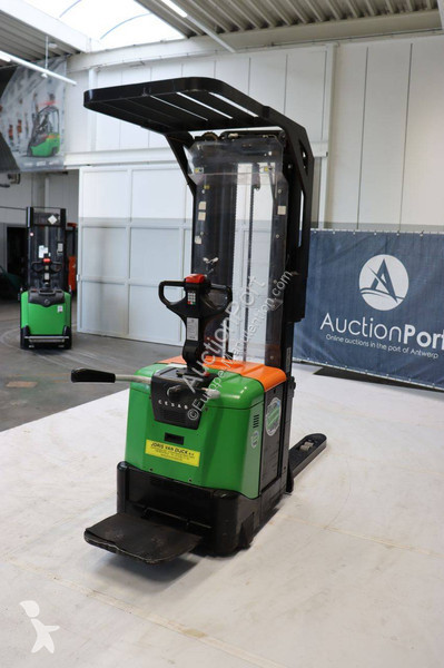 Apilador Cesab SPE160L