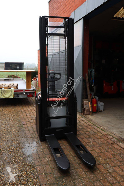 Stacker Toyota SPE120