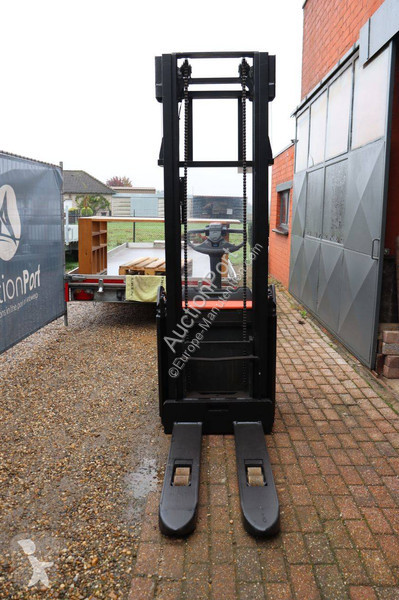 Stacker Toyota SWE200