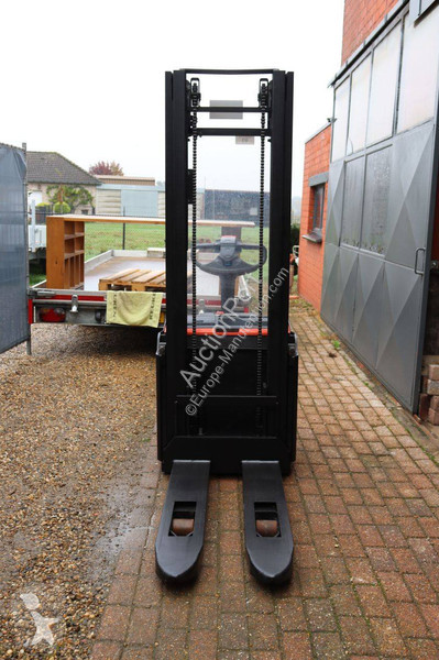 Stacker Toyota SWE140