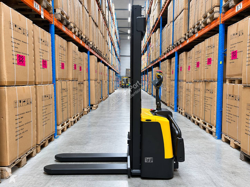 Stacker  8402