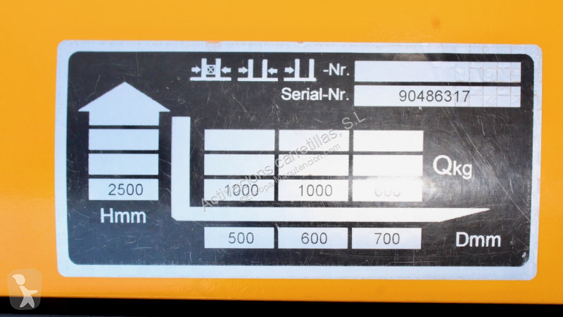 مرفاع شوكي Jungheinrich 250 ZT