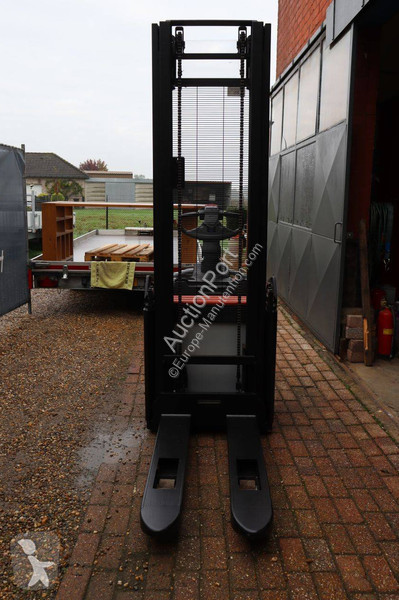 Stacker Toyota SPE120