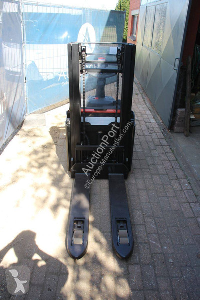 Stacker Toyota SWE200D