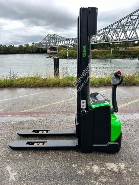 Gerbeur Cesab  S212L-