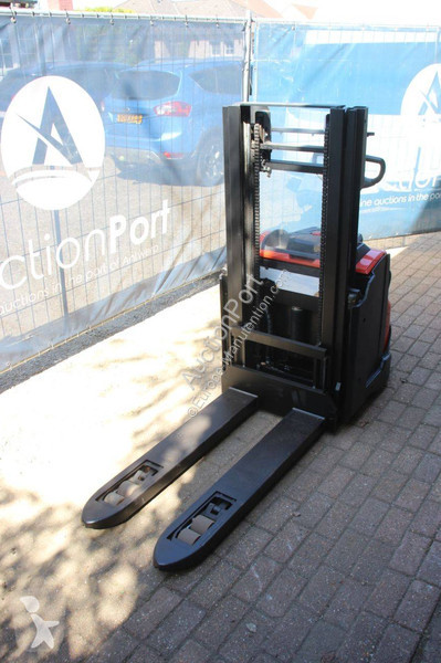 Stacker Toyota SWE200D