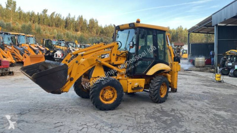 Retroexcavadora rígida JCB