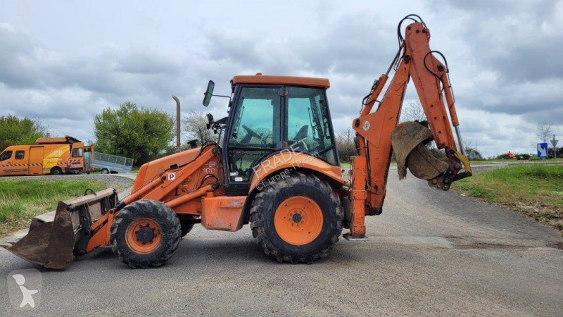 Buldoexcavator FB 100