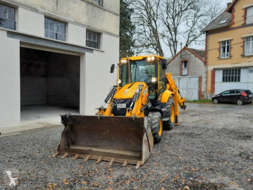 Tractopelle rigide JCB