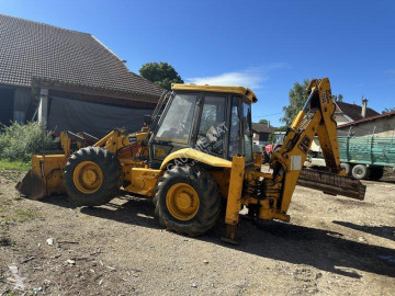 Tractopelle articulé JCB