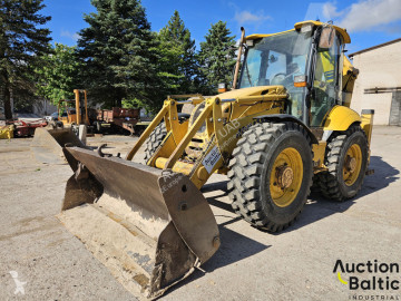 Tractopelle Komatsu