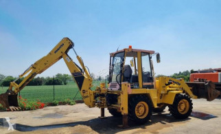 KomatsuWB98A-2
