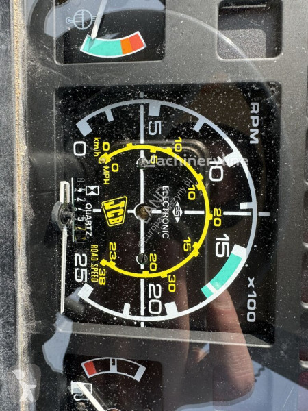 Retroescavadora JCB 3CX