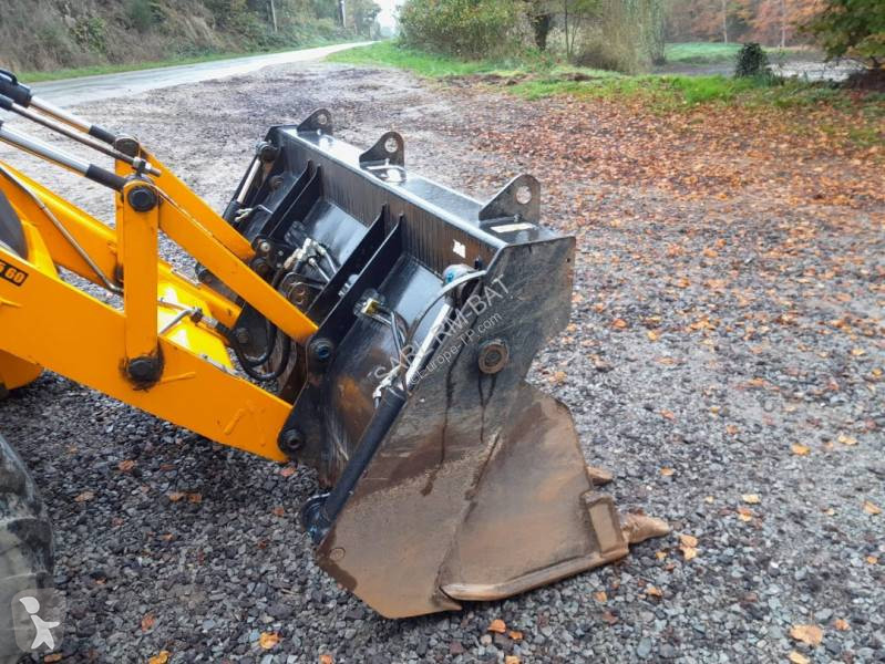 Retroescavadora JCB Plus