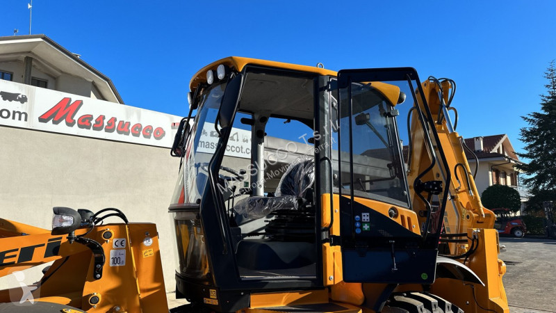 Traktor med grab Venieri 8.23G Articolata