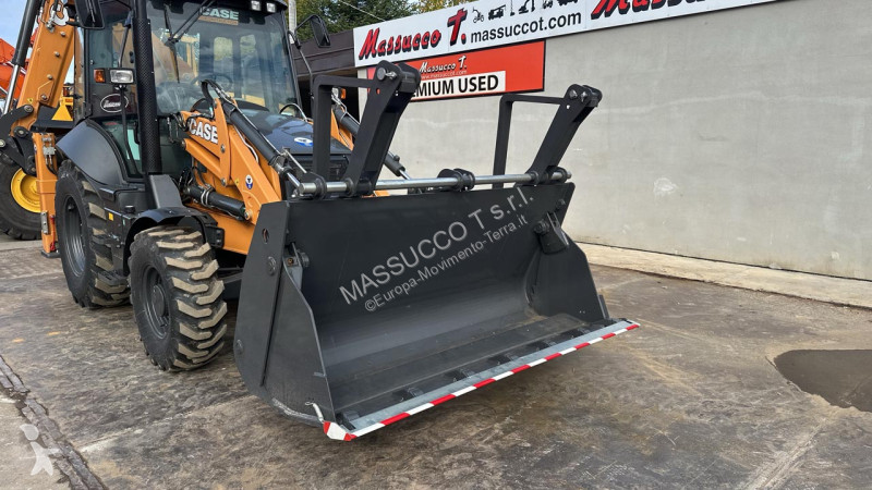 Bagr Case 4x4