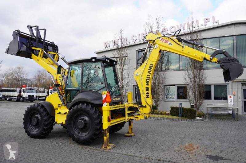 Buldoexcavator New Holland