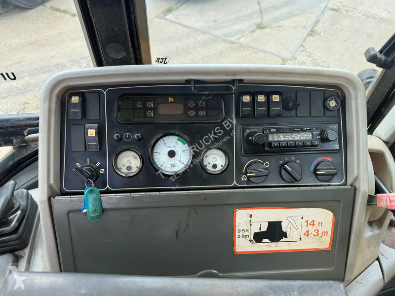 Traktor med grab JCB 4X4X4 Backhoe Loader...